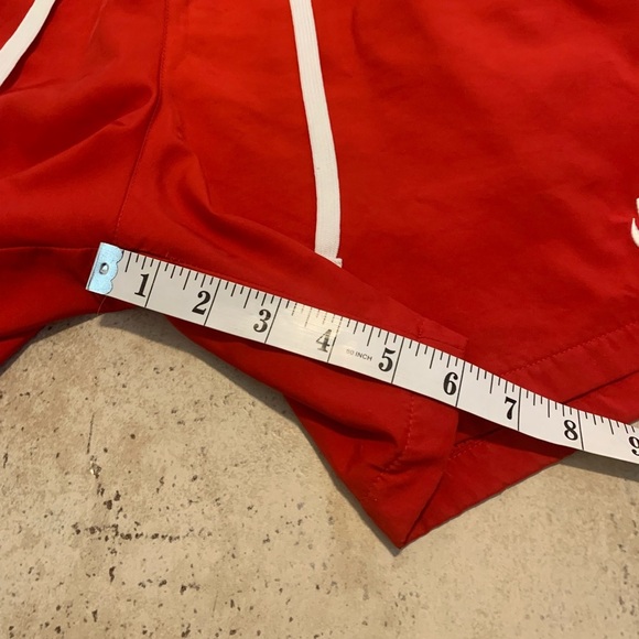Nike Men's Size M Red Woven Athletic Flow Shorts with Mesh Liner - Picture 5 of 7